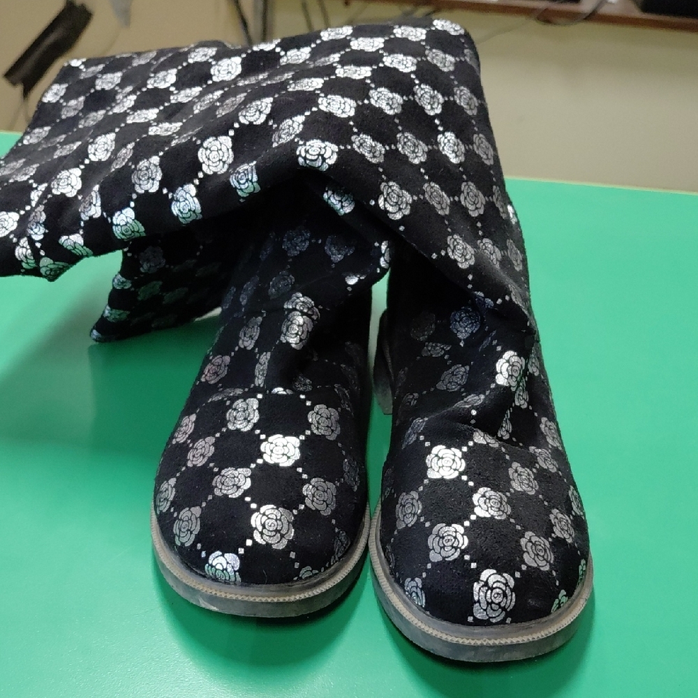 Black Floral Pattern Women’s Boots
